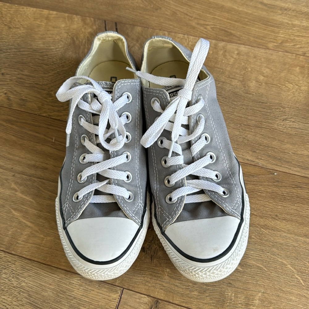 Converse All Star Sneakers in Size 7